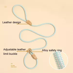 Vodítko pro psa 1.5m x 0.8cm s univerzálním bezpečnostním kováním (červené-bílé) TopTechnology Vodítko pro psa 1.5m x 0.8cm s univerzálním bezpečnostním kováním (červené-bílé) TopTechnology