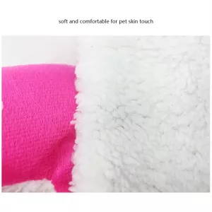 Domácí mazlíček: Skládací domek s krátkým plyšem ve tvaru jahody, velikost S (fialový) TopTechnology