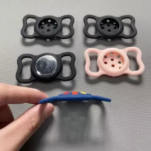 Pokrytí obojku pro domácí zvířata pro AirTag - 2 ks v kontrastních barvách (tmavě modré) TopTechnology Pokrytí obojku pro domácí zvířata pro AirTag - 2 ks v kontrastních barvách (tmavě modré) TopTechnology