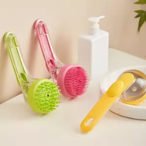 Kartáč na koupání pro domácí zvířata s dlouhou rukojetí - silikonový kartáč pro psy a kočky, jemné zuby zelený TopTechnology